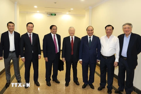 Tổng Bí thư Nguyễn Phú Trọng cùng các lãnh đạo Đảng, Nhà nước dự hội nghị. (Ảnh: Trí Dũng/TTXVN)