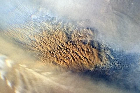 Một cơn lốc cát trên Sao Hỏa. (Nguồn: NASA)