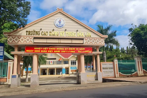 Trường Cao đẳng Kỹ thuật Đắk Lắk. 