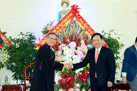 Phó Thủ tướng Phạm Bình Minh thăm Giáo phận Bùi Chu dịp Giáng sinh