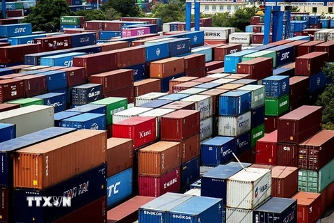 Kho bãi chứa container tại cảng Cát Lái, thành phố Thủ Đức, Thành phố Hồ Chí Minh. (Ảnh: Hồng Đạt/TTXVN)