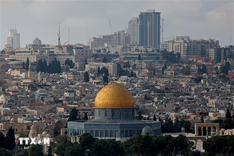 Nhà thờ Mái vòm tại đền thờ Hồi giáo Al-Aqsa (mà Israel gọi là Núi Đền) ở Thành cổ Jerusalem. (Ảnh: AFP/TTXVN)