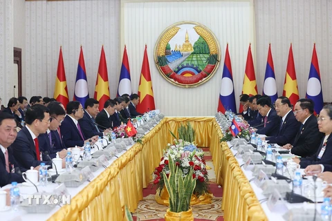 Thủ tướng Phạm Minh Chính hội đàm với Thủ tướng Lào Sonexay Siphandone. (Ảnh: Dương Giang/TTXVN)