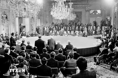 Lễ ký Hiệp định Paris về chấm dứt chiến tranh, lập lại hòa bình ở Việt Nam, ngày 27/1/1973, tại Trung tâm Hội nghị quốc tế ở Paris, Pháp. (Ảnh: Văn Lượng/TTXVN)