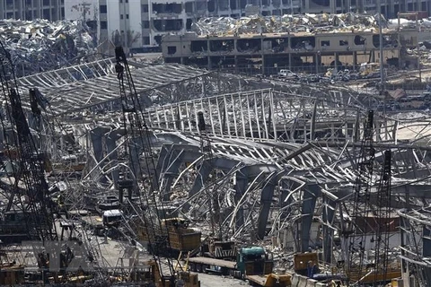 Đống đổ nát sau vụ nổ tại cảng Beirut, Liban, ngày 14/8/2020. (Ảnh: THX/TTXVN)
