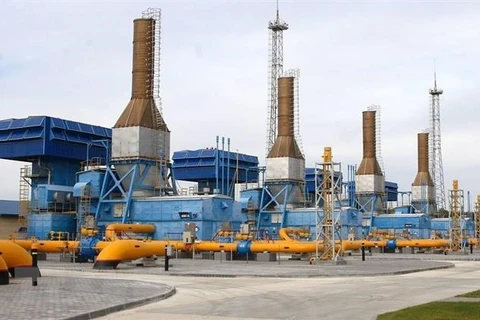 Một cơ sở lọc dầu tại khu vực Slonim. (Ảnh: TASS/TTXVN)