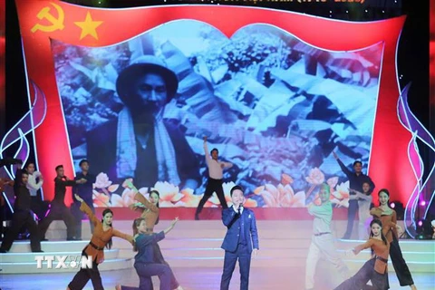 Một tiết mục tại Lễ kỷ niệm 80 năm Đề cương về Văn hóa Việt Nam. (Nguồn: TTXVN)