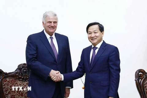 Phó Thủ tướng Lê Minh Khái tiếp Mục sư Franklin Graham, Chủ tịch Hiệp hội truyền giáo Billy Graham. (Ảnh: An Đăng/TTXVN)