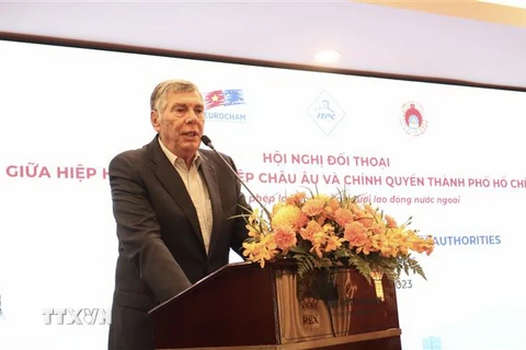 Ông Alain Cany, Chủ tịch EuroCham phát biểu tại hội nghị. (Ảnh: Xuân Anh/TTXVN)