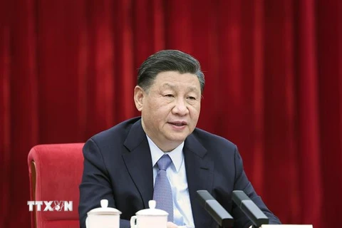 Tổng Bí thư, Chủ tịch Trung Quốc kiêm Chủ tịch Quân ủy Trung ương Tập Cận Bình phát biểu trong cuộc gặp các đại biểu tham dự Kỳ họp thứ nhất Đại hội Đại biểu Nhân dân Toàn Quốc khóa XIV ở Bắc Kinh, ngày 6/3/2023. (Ảnh: THX/TTXVN)