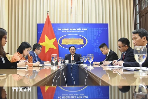 Bộ trưởng Bộ Ngoại giao Bùi Thanh Sơn điện đàm với ông Tần Cương, Ủy viên Quốc vụ, Bộ trưởng Bộ Ngoại giao Trung Quốc. (Ảnh: TTXVN)