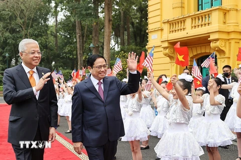 Thủ tướng Phạm Minh Chính chủ trì Lễ đón Thủ tướng Malaysia Dato’ Sri Ismail Sabri bin Yaakob thăm chính thức Việt Nam tháng 3/2022. (Ảnh: Dương Giang/TTXVN)