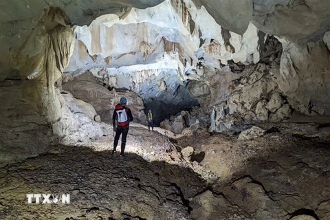 Vẻ đẹp hoang sơ của các hang động được phát hiện tại xã Lâm Hóa, tỉnh Quảng Bình. (Ảnh: TTXVN phát)