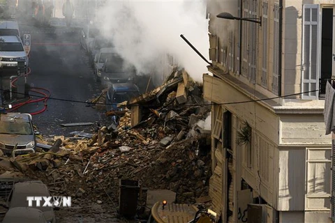 Hiện trường vụ sập tòa nhà ở quận La Plaine, thành phố cảng Marseille của Pháp. (Ảnh: AFP/TTXVN)