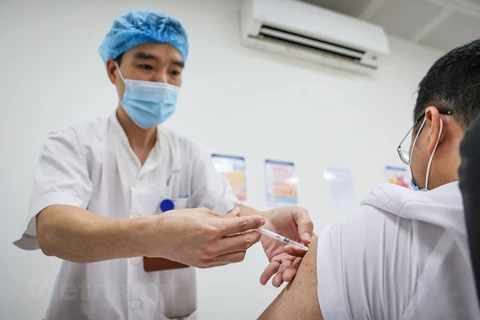 Tiêm vaccine ngừa COVID-19. (Nguồn: Vietnam+)