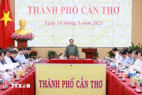 Thủ tướng Phạm Minh Chính làm việc với Ban Thường vụ Thành ủy Cần Thơ. (Ảnh: Dương Giang/TTXVN)