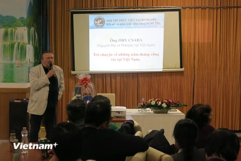Nguyên Đại sứ Hungary tại Hà Nội, luật gia Őry Csaba chia sẻ về những năm tháng công tác ở Việt Nam. (Ảnh: Hoàng Linh/Vietnam+)