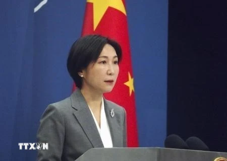 Người phát ngôn Bộ Ngoại giao Trung Quốc Mao Ninh phát biểu tại cuộc họp báo ở Bắc Kinh. (Ảnh: Kyodo/TTXVN)