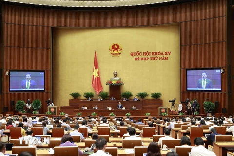 Bộ trưởng Bộ Giao thông Vận tải Nguyễn Văn Thắng trả lời chất vấn. (Ảnh: Doãn Tấn/TTXVN)