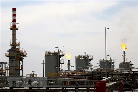 Toàn cảnh một cơ sở lọc dầu của Iraq ở Zubair, tỉnh miền Nam Basra. (Ảnh: AFP/TTXVN)