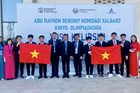 Đoàn Việt Nam tham dự Olympic Hóa học Quốc tế Abu Reikhan Beruniy lần thứ nhất. (Nguồn: Bộ Giáo dục và Đào tạo)