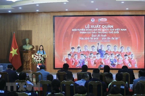 Sáng 4/7, tại Hà Nội, Liên đoàn Bóng đá Việt Nam (VFF) đã tổ chức Lễ Xuất quân của Đội tuyển Bóng đá Nữ Quốc gia Việt Nam tham dự Vòng Chung kết Giải Vô địch Bóng đá Nữ Thế giới 2023. (Ảnh: TTXVN)