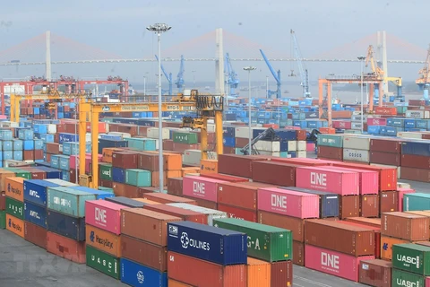 Các container hàng hóa tại Cảng Hải Phòng. (Ảnh: An Đăng/TTXVN)