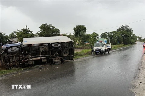 Hiện trường một vụ tai nạn giao thông ở Kon Tum. (Nguồn: TTXVN)