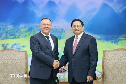 Thủ tướng Phạm Minh Chính tiếp ông Ivan Petrov, Chủ tịch Liên đoàn các Hiệp hội Giao nhận Vận tải Quốc tế (FIATA). (Ảnh: Dương Giang/TTXVN)