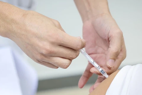 Tiêm vaccine ngừa COVID-19. (Nguồn: Vietnam+)