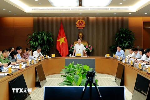 Phó Thủ tướng Trần Hồng Hà chủ trì buổi làm việc. (Ảnh: TTXVN)