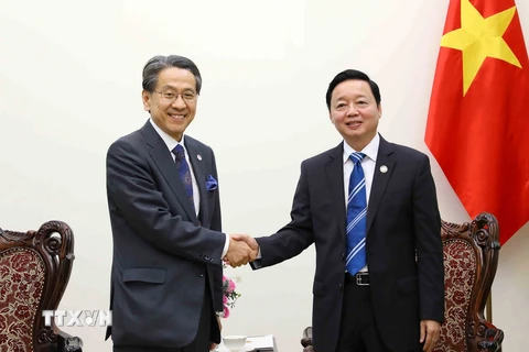 Phó Thủ tướng Trần Hồng Hà tiếp ông Maeda Tadashi, Cố vấn Đặc biệt Nội các Nhật Bản kiêm Chủ tịch Hội đồng Quản trị Ngân hàng JBIC. (Ảnh: An Đăng/TTXVN)