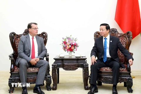 Phó Thủ tướng Trần Hồng Hà tiếp Giám đốc Chiến lược Toàn cầu kiêm Giám đốc Điều hành Cấp cao Tập đoàn Năng lượng JERA (Nhật Bản) Steven Winn. (Ảnh: An Đăng/TTXVN)