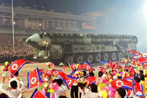 Một tên lửa tại cuộc diễu hành quân sự kỷ niệm 70 năm Hiệp định Đình chiến trong Chiến tranh Triều Tiên. (Nguồn: KCNA)
