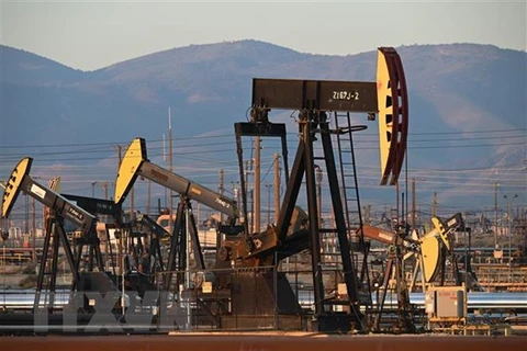 Giếng dầu South Belridge ở hạt Kern, bang California, Mỹ. (Ảnh: AFP/TTXVN)