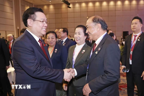 Chủ tịch Quốc hội Vương Đình Huệ và đại biểu dự Lễ khai mạc AIPA-44. (Ảnh: Doãn Tấn/TTXVN)