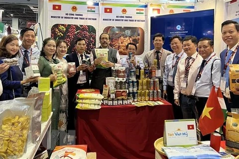 Quảng bá sản phẩm của Việt Nam tại Hội chợ Thương mại Quốc tế ở Ấn Độ. (Ảnh: Ngọc Thúy/TTXVN)