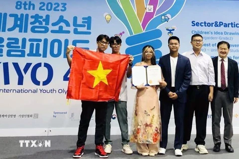 Đội thi Trường Trung học Phổ thông Hòn Gai tham dự Cuộc thi Olympic Khoa học Quốc tế Hàn Quốc (KiYO 4I) 2023. (Ảnh: TTXVN phát)
