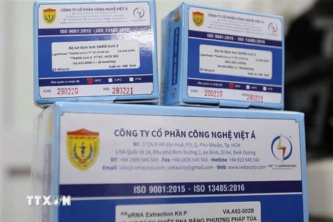 Bộ kit xét nghiệm SARS-CoV-2 của Công ty Việt Á. (Ảnh: TTXVN)