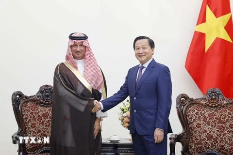 Phó Thủ tướng Lê Minh Khái tiếp Bộ trưởng Du lịch Saudi Arabia, ông Ahmed bin Aqeel-Khateeb. (Ảnh: An Đăng/TTXVN)