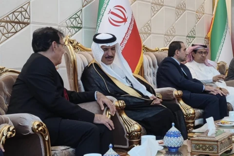 Đại sứ Saudi Arabia tại Iran Abdullah bin Saud al-Anzi đến Tehran. (Nguồn: SPA)