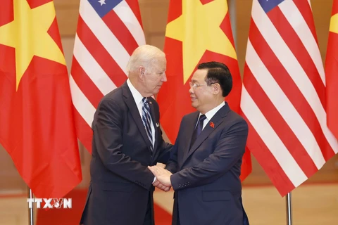 Chủ tịch Quốc hội Vương Đình Huệ hội kiến Tổng thống Hoa Kỳ Joe Biden. (Ảnh: Doãn Tấn/TTXVN)