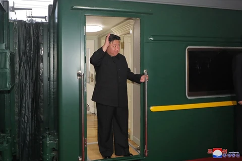 Nhà lãnh đạo Triều Tiên Kim Jong-un lên đường tới Nga từ ga tàu hỏa ở Bình Nhưỡng, ngày 10/9/2023. (Ảnh: KCNA/TTXVN)