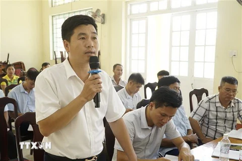 Cử tri xã Thái Sơn, huyện Bảo Lâm, tỉnh Cao Bằng phát biểu kiến nghị. (Ảnh: TTXVN phát)