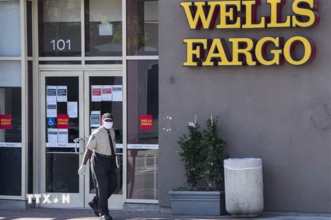 Một chi nhánh ngân hàng Wells Fargo tại West Hollywood, California, Mỹ. (Ảnh: AFP/TTXVN)
