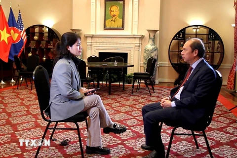 Đại sứ Nguyễn Quốc Dũng trả lời phỏng vấn phóng viên TTXVN. (Ảnh: Đoàn Hùng/TTXVN)