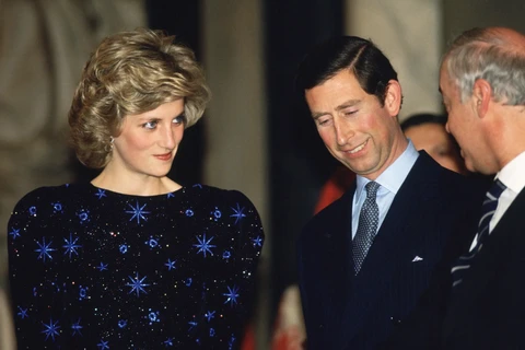 Chiếc đầm dạ hội mà Công nương Diana mặc là sản phẩm của nhà thiết kế thời trang Jacques Azagury. (Nguồn: Getty Images)