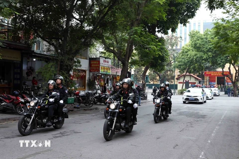 Một đợt ra quân của Công an thành phố Hà Nội. (Ảnh: Phạm Kiên/TTXVN)