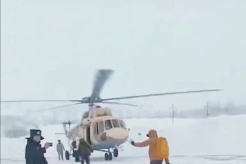 Một số du khách đã được sơ tán bằng trực thăng. (Nguồn: Reuters)