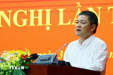Thủ tướng Chính phủ phê chuẩn kết quả bầu chức vụ Phó Chủ tịch Ủy ban Nhân dân tỉnh Quảng Bình nhiệm kỳ 2021-2026 đối với ông Phan Phong Phú. (Ảnh: Tá Chuyên/TTXVN)